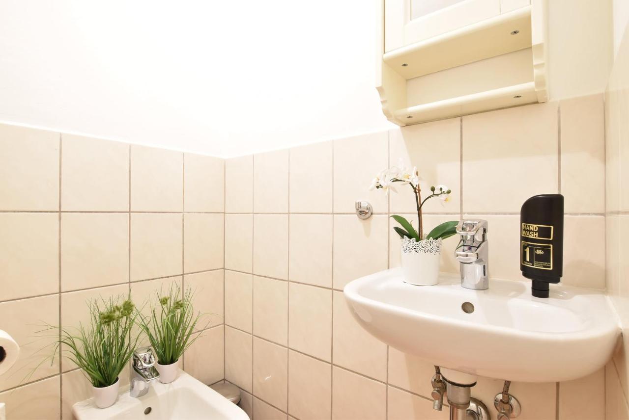 Huge Apartment In Awesome Location With Parking Innsbruck Exterior photo